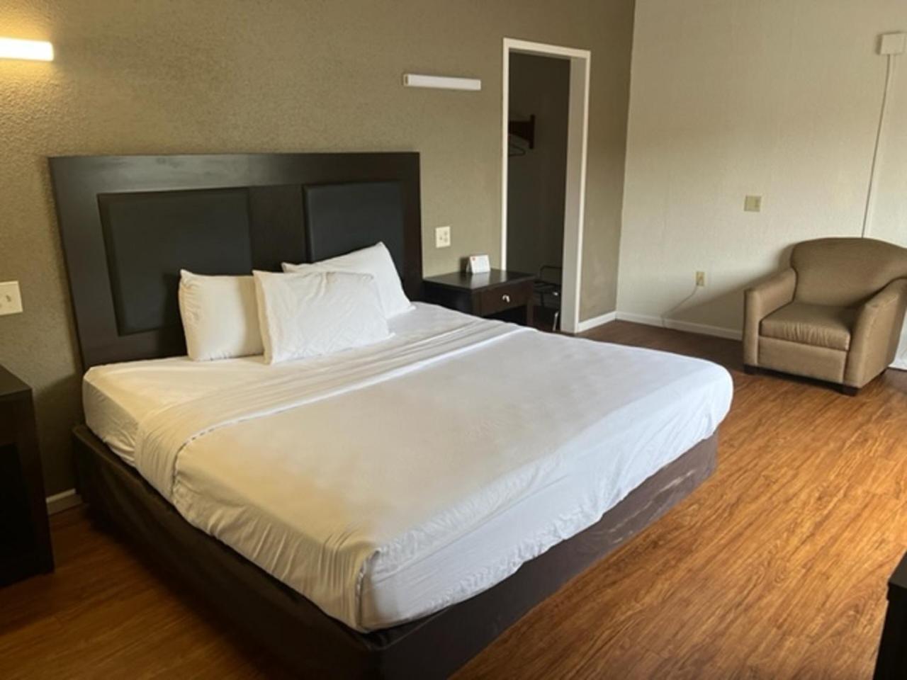 Posh Inn & Suites Wisconsin Rapids Ruang foto