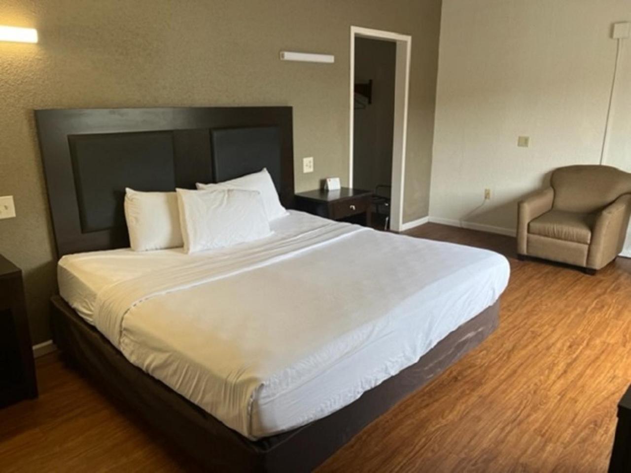Posh Inn & Suites Wisconsin Rapids Ruang foto
