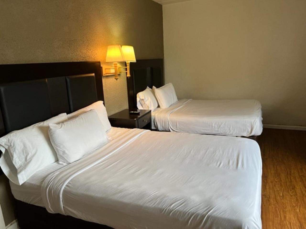 Posh Inn & Suites Wisconsin Rapids Ruang foto